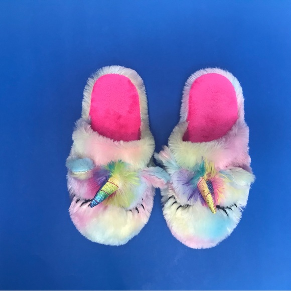 Womens Size Medium (7-8) Whimsical Rainbow Plush Unicorn Slippers - Picture 2 of 4